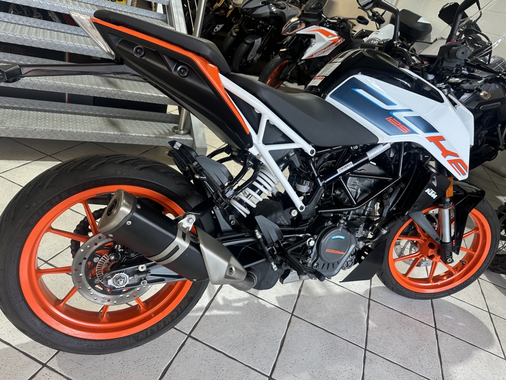 KTM Duke 125