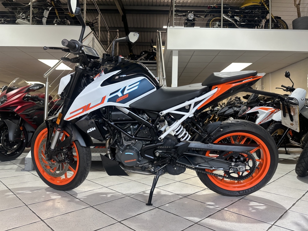 KTM Duke 125