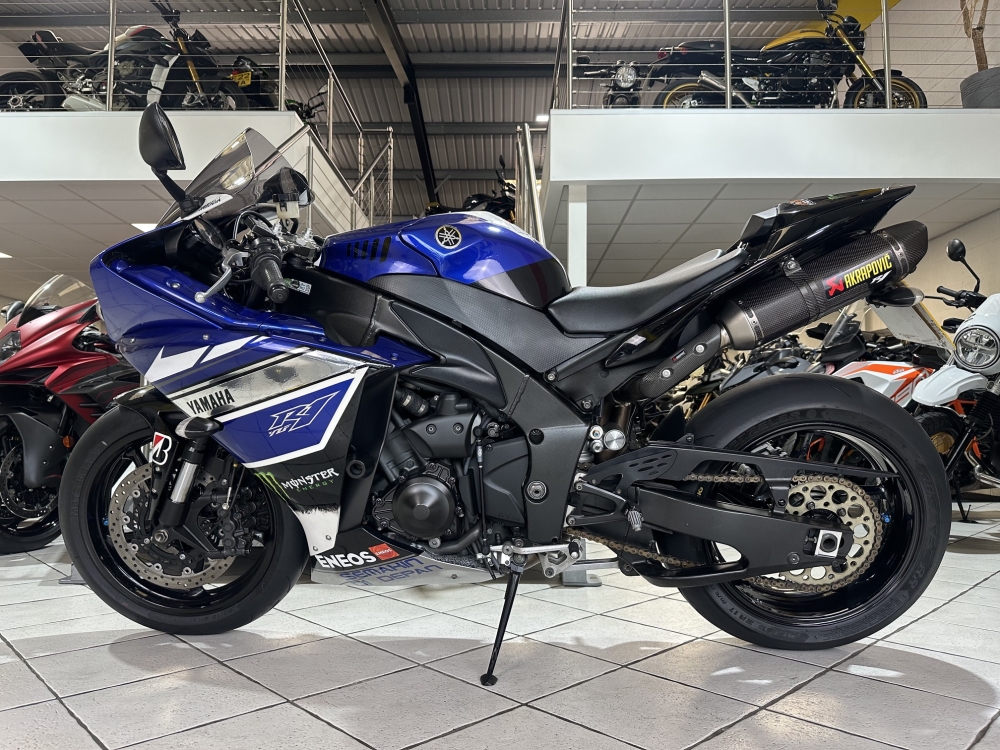 Yamaha R1