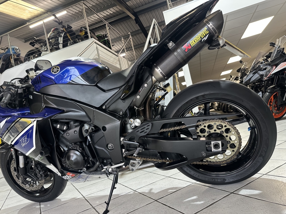 Yamaha R1