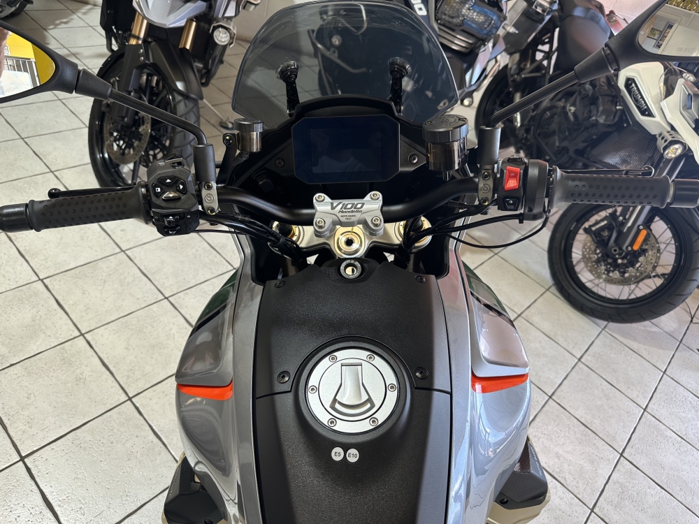 Moto Guzzi V100 Mandello S