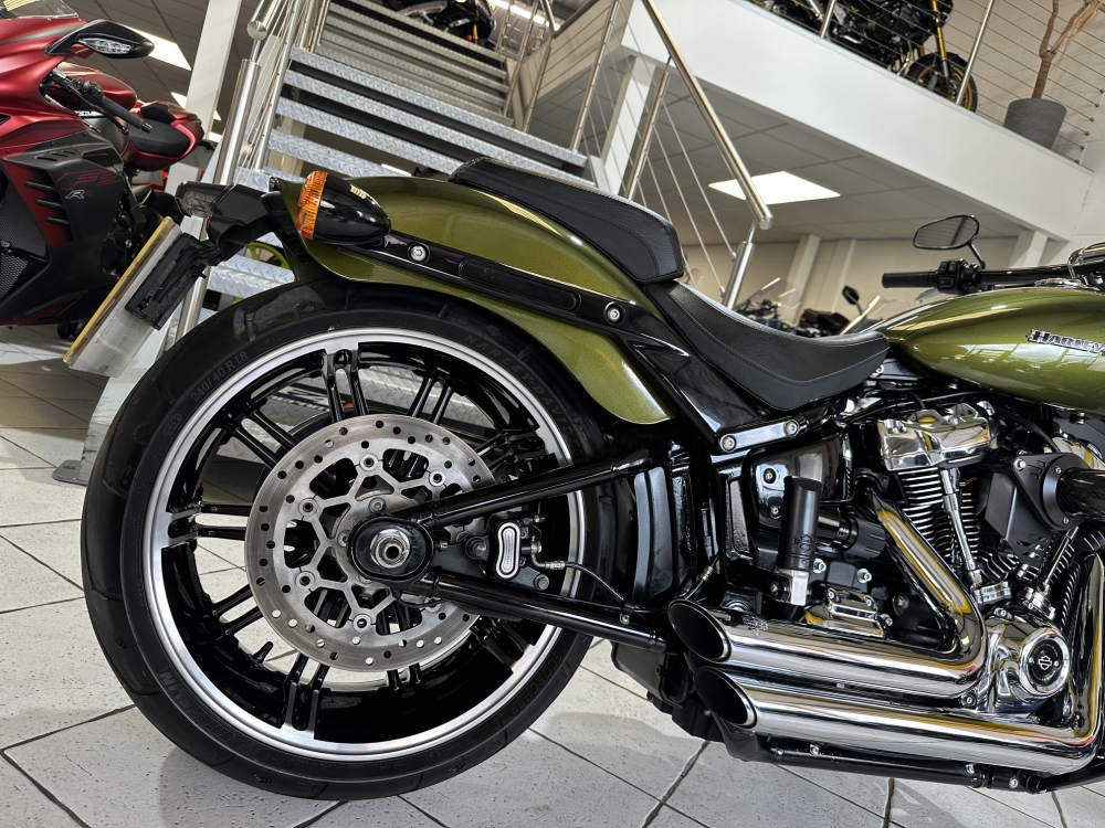 Harley-Davidson Breakout
