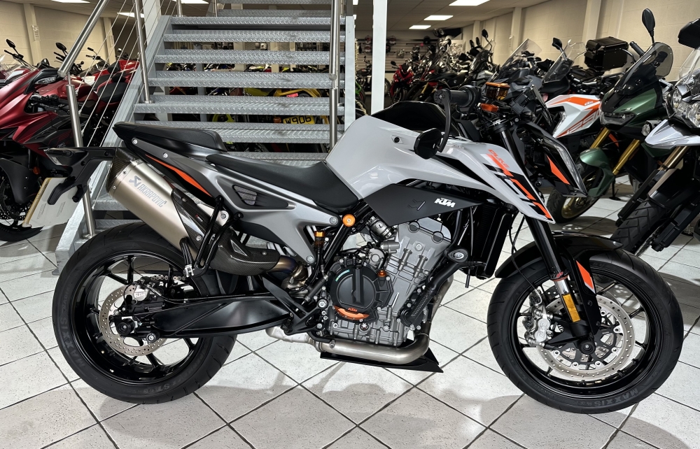 KTM Duke 790
