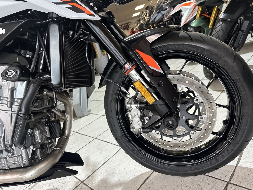 KTM Duke 790