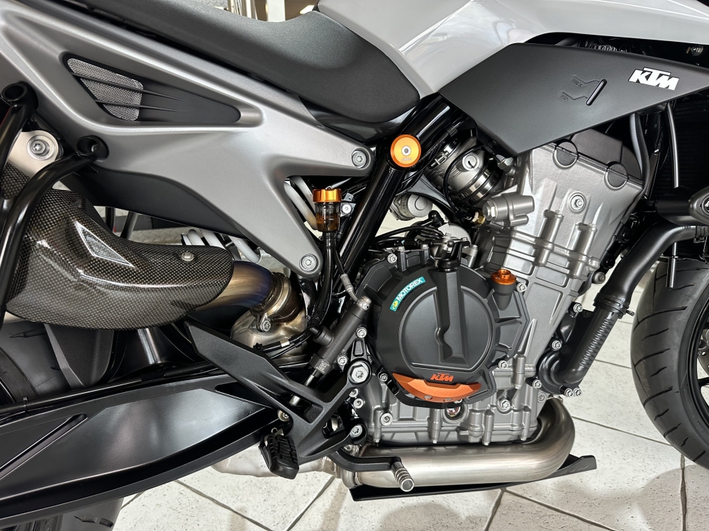 KTM Duke 790