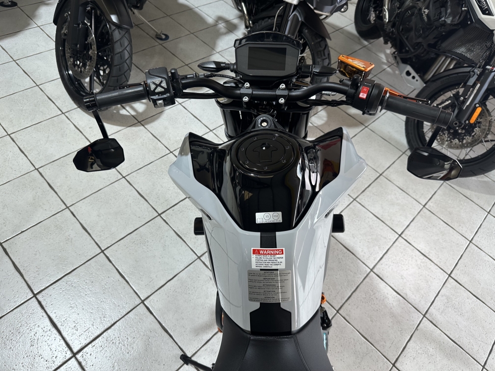 KTM Duke 790