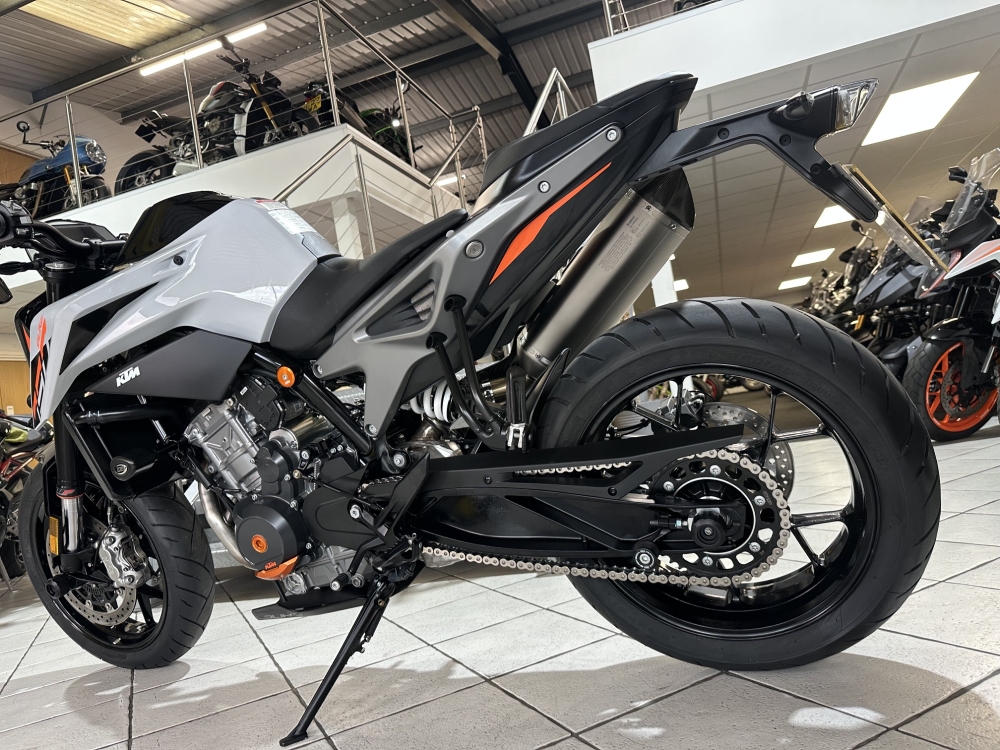 KTM Duke 790