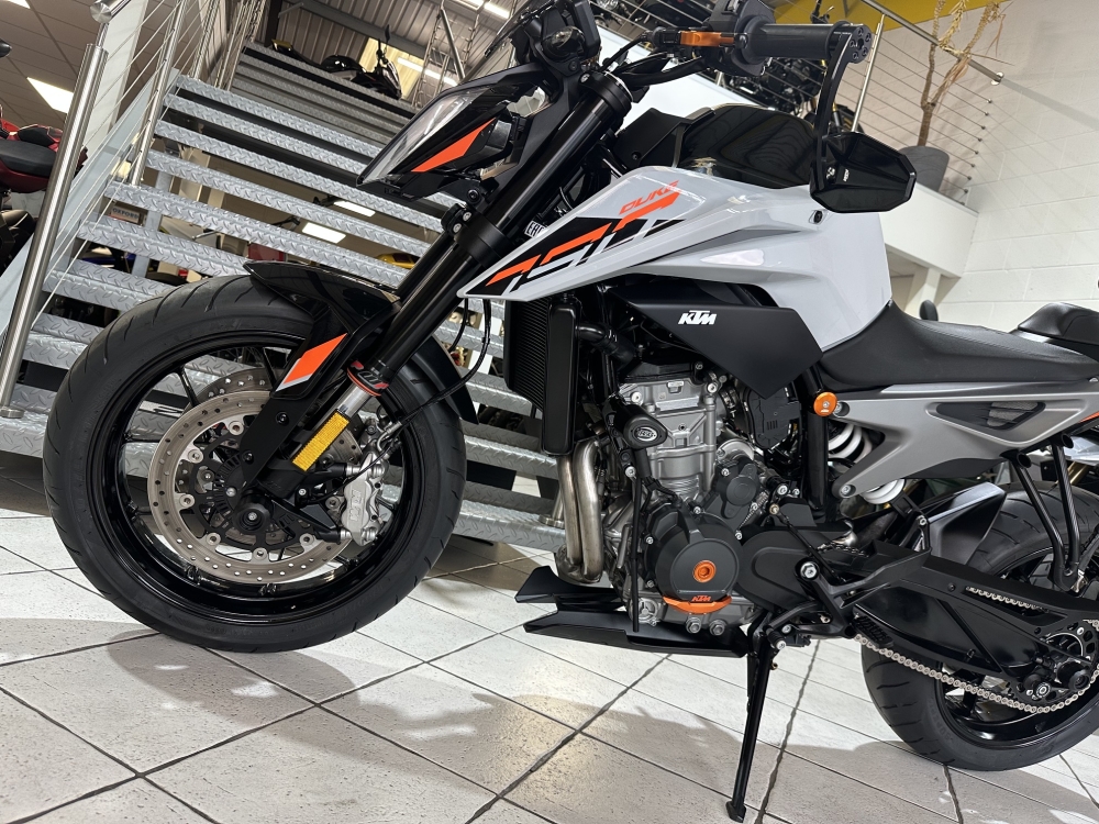 KTM Duke 790