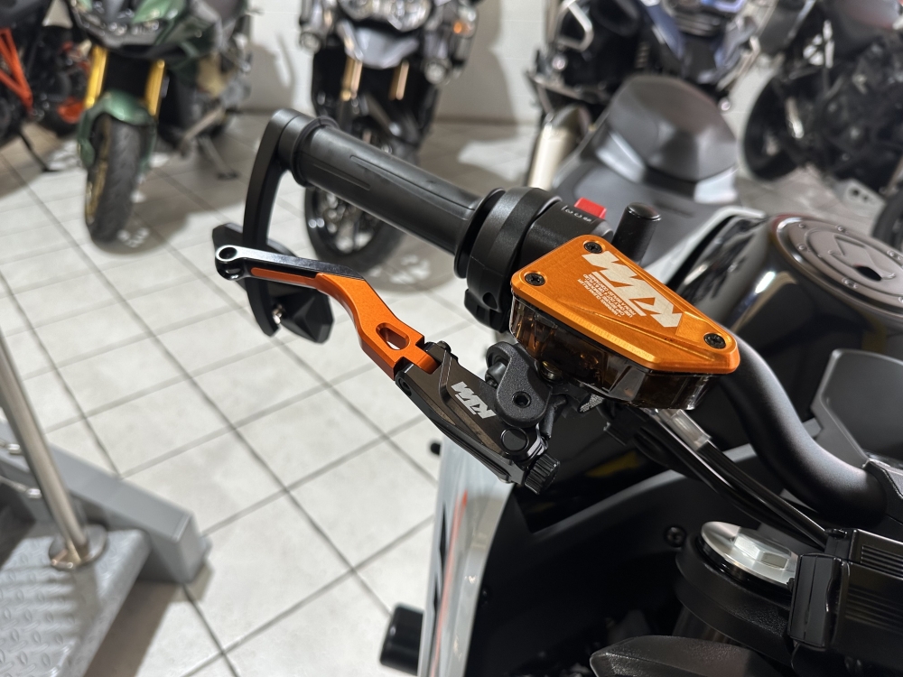 KTM Duke 790