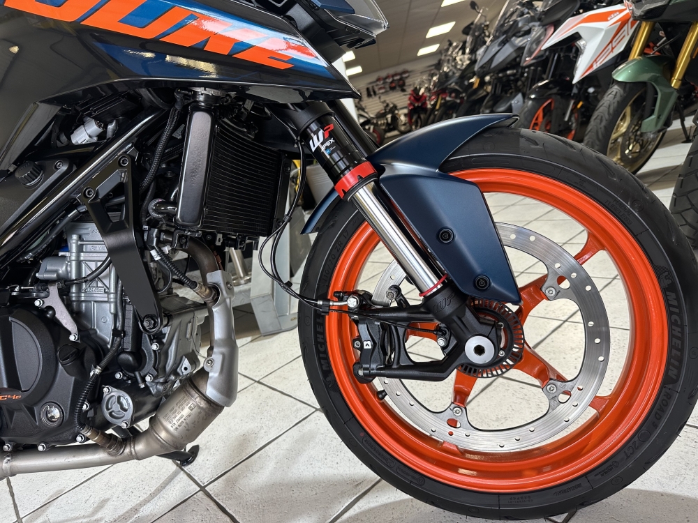 KTM DUKE 125