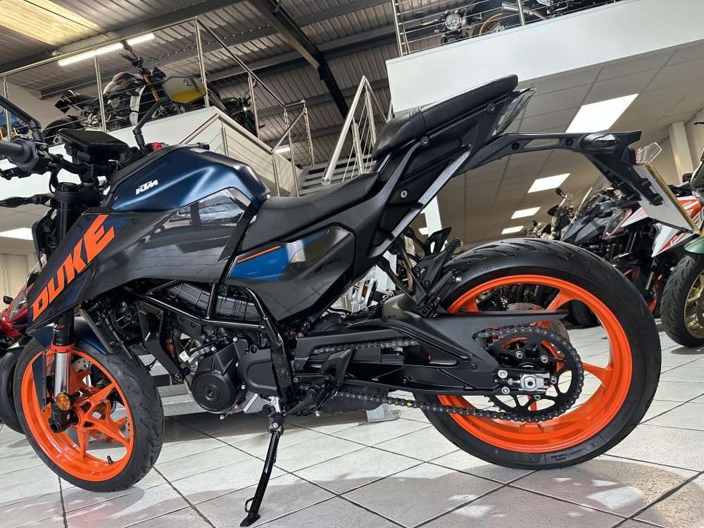 KTM DUKE 125