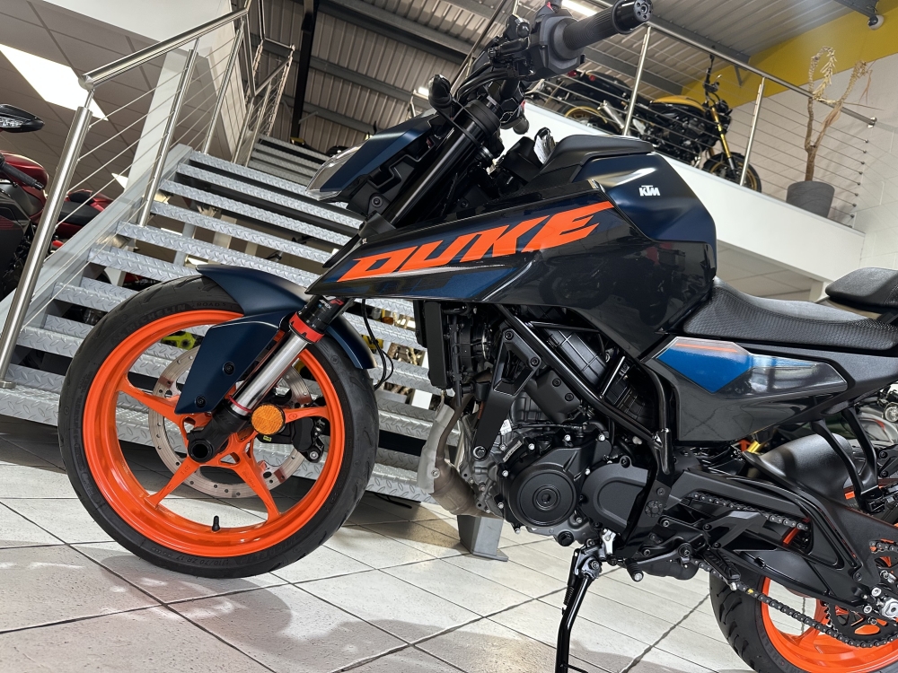 KTM DUKE 125