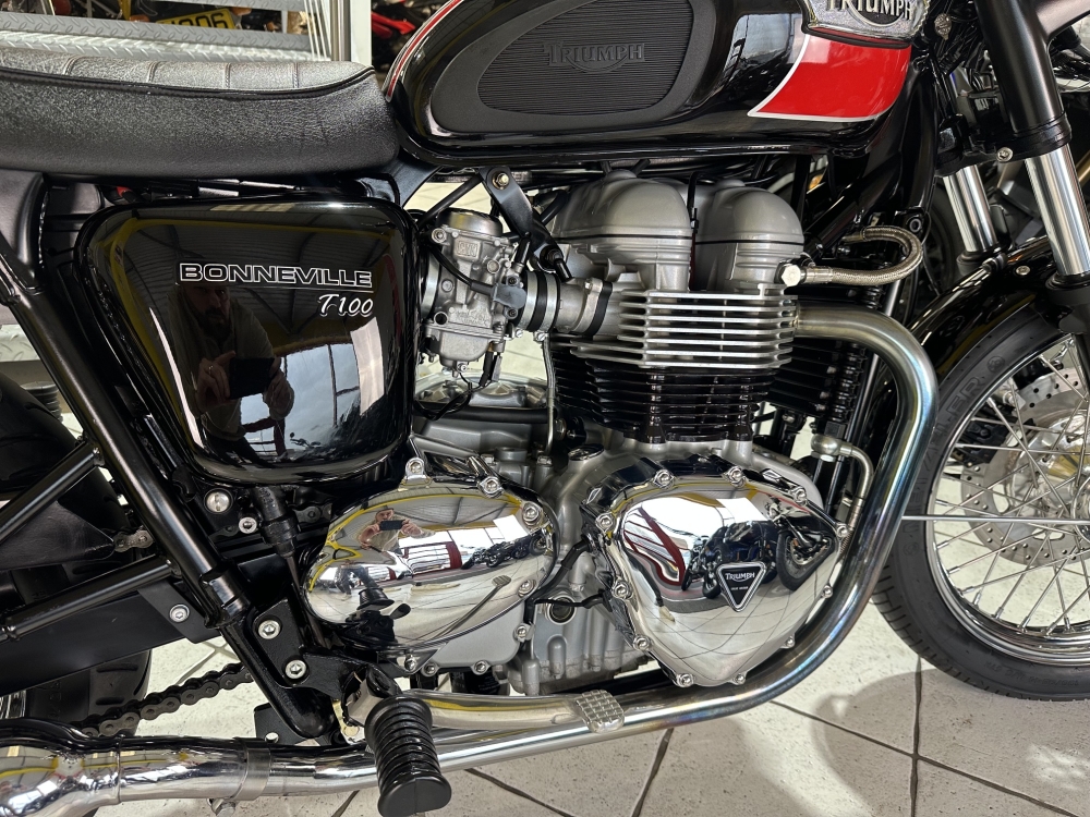 Triumph Bonneville T100