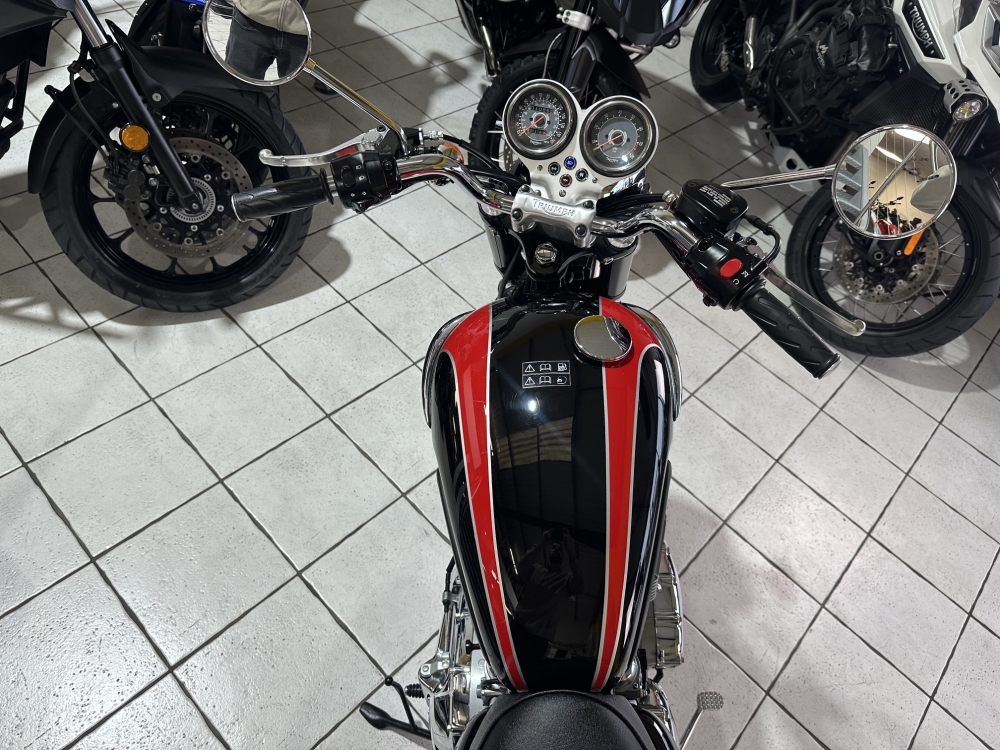 Triumph Bonneville T100