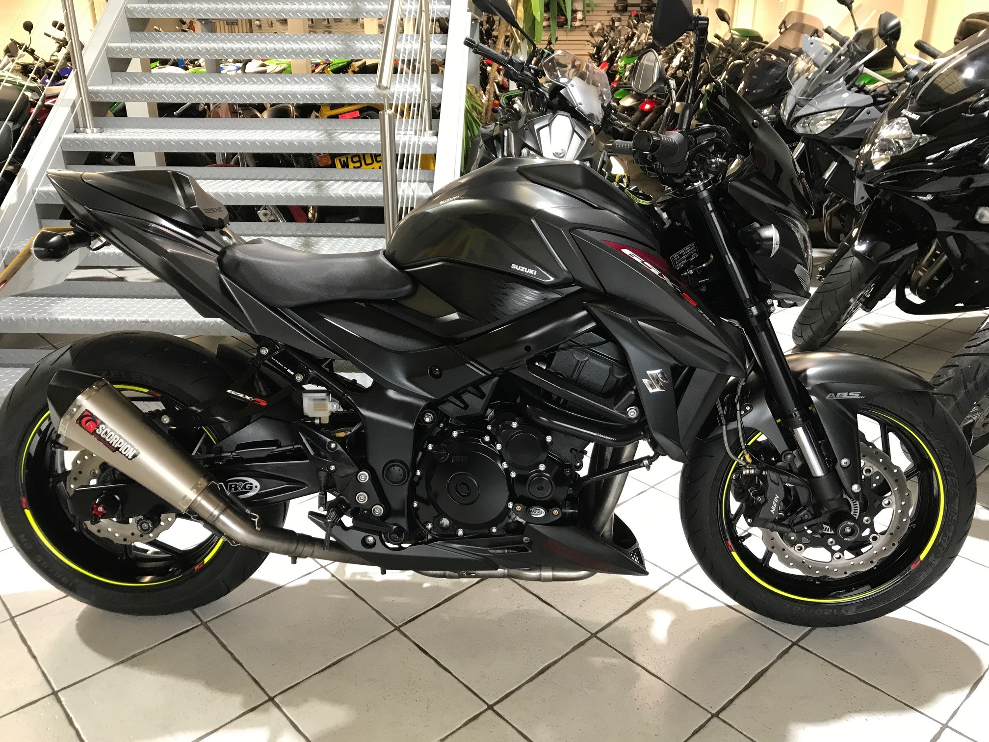 Suzuki Gsx-s 750